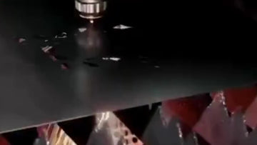 מבט נוסף על שלט הקיר מודה אני