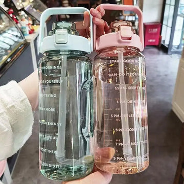בקבוק שתייה 2 ליטר עם קשית וידית נשיאה