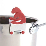 קליפס לסיר מחובר לדופן הסיר