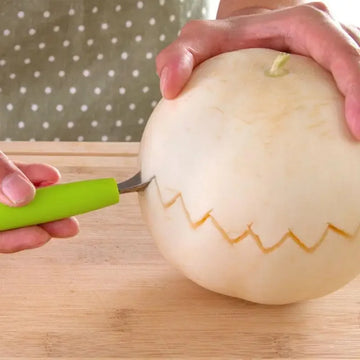 כף עגולה וכלי חיתוך לעיצוב פירות