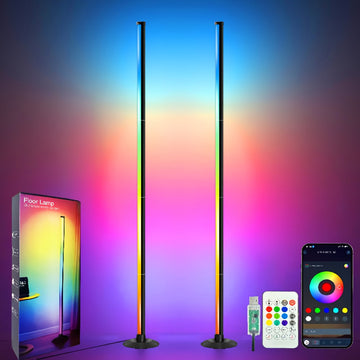 מנורת רצפה RGB דולקת בפינת חדר