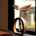 אגרטל מבחנה מעץ אגוז - נגיעה טבעית לפינה שקטה
